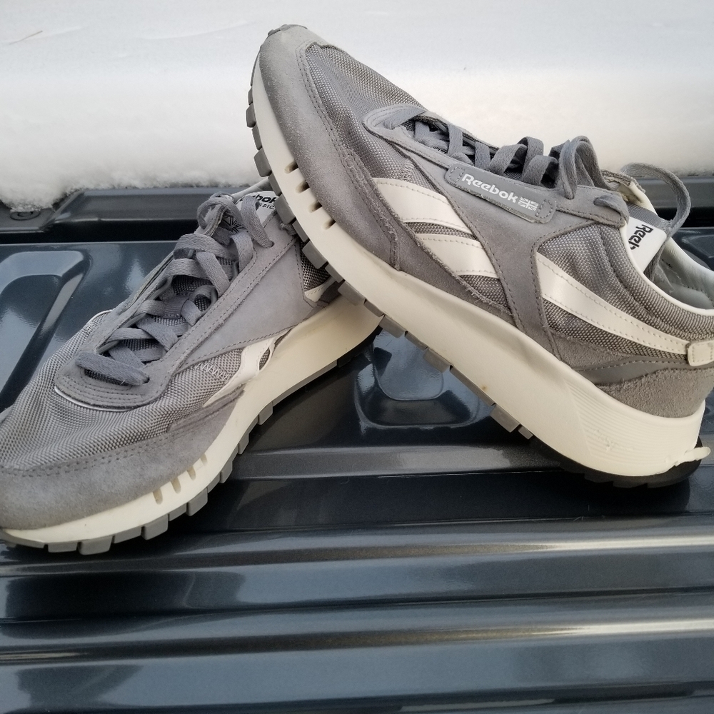 Reebok  shoes Men's US 10. CLASSIC LEATHER LEGACY Gray color